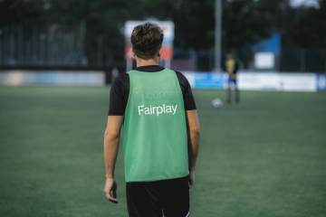 阿斯顿维拉3-0弗赖堡，44年后再夺欧联杯冠军｜宝威体育首页（配图示意）